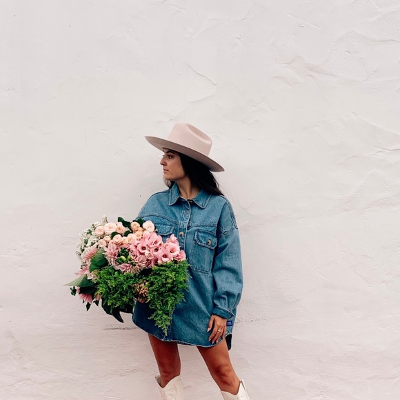 Meet your Posher, Sam - Picture 1 of 1